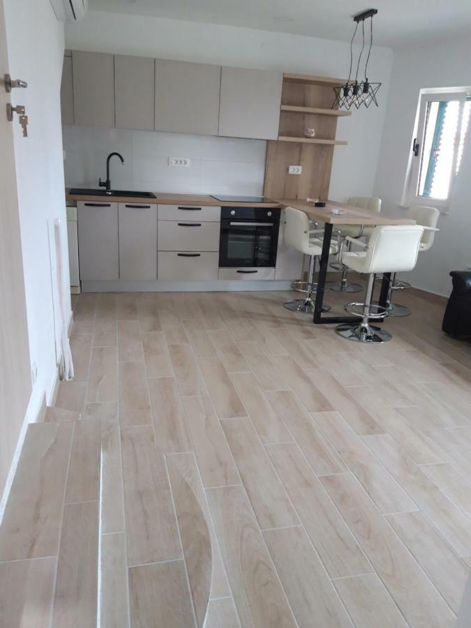 Apartments Lorio Vodice Exterior foto